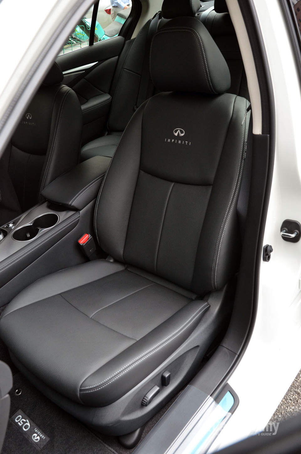 Infiniti Q50 V37 (2014) Interior