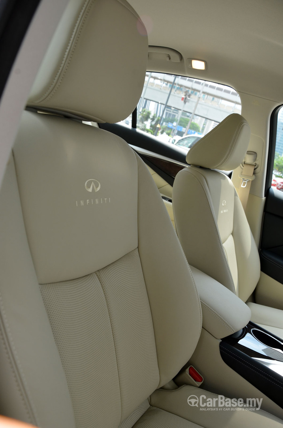 Infiniti Q50 V37 (2014) Interior