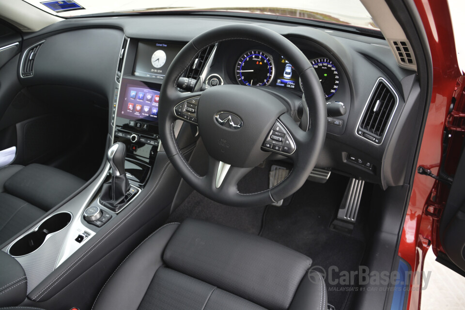 Toyota Hilux Revo N80 (2016) Interior