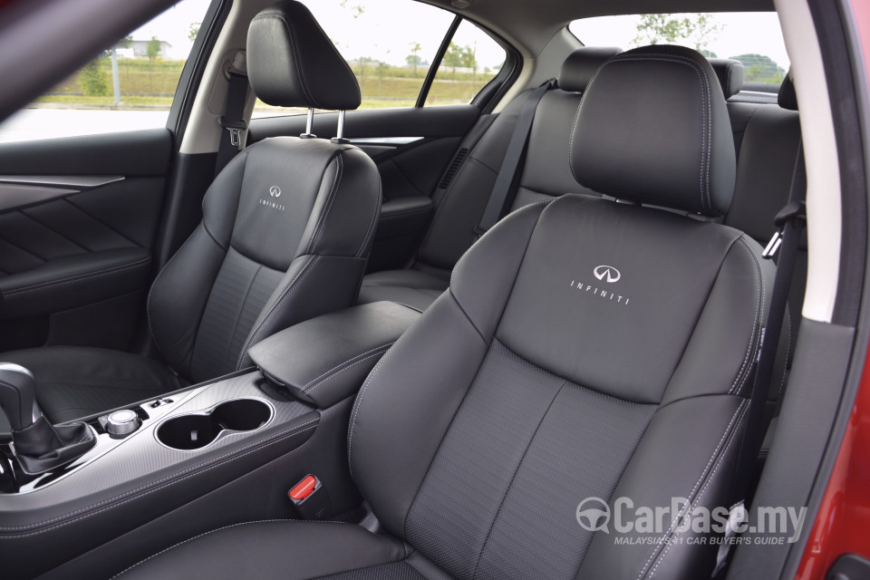 Infiniti Q50 V37 (2014) Interior