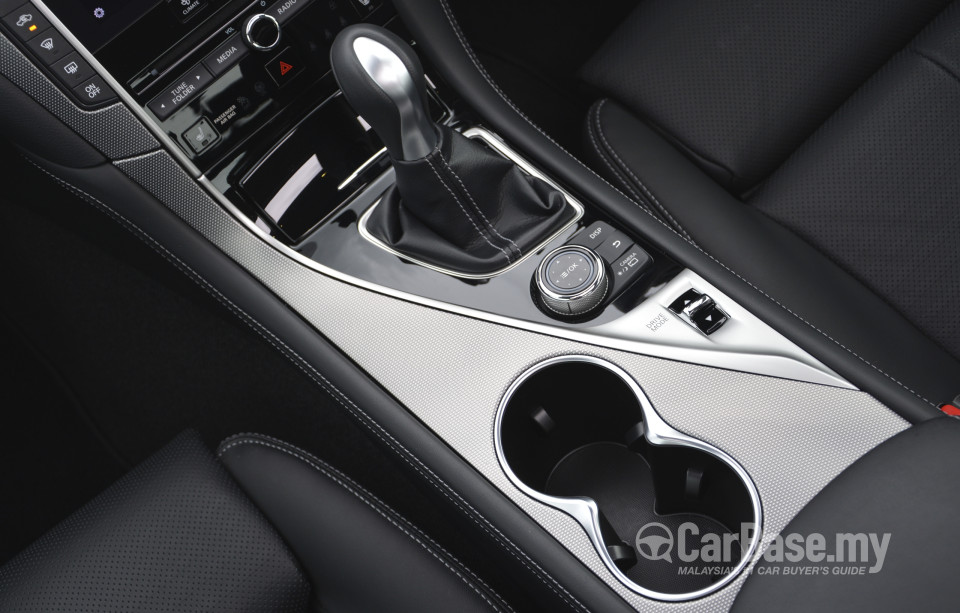 Infiniti Q50 V37 (2014) Interior