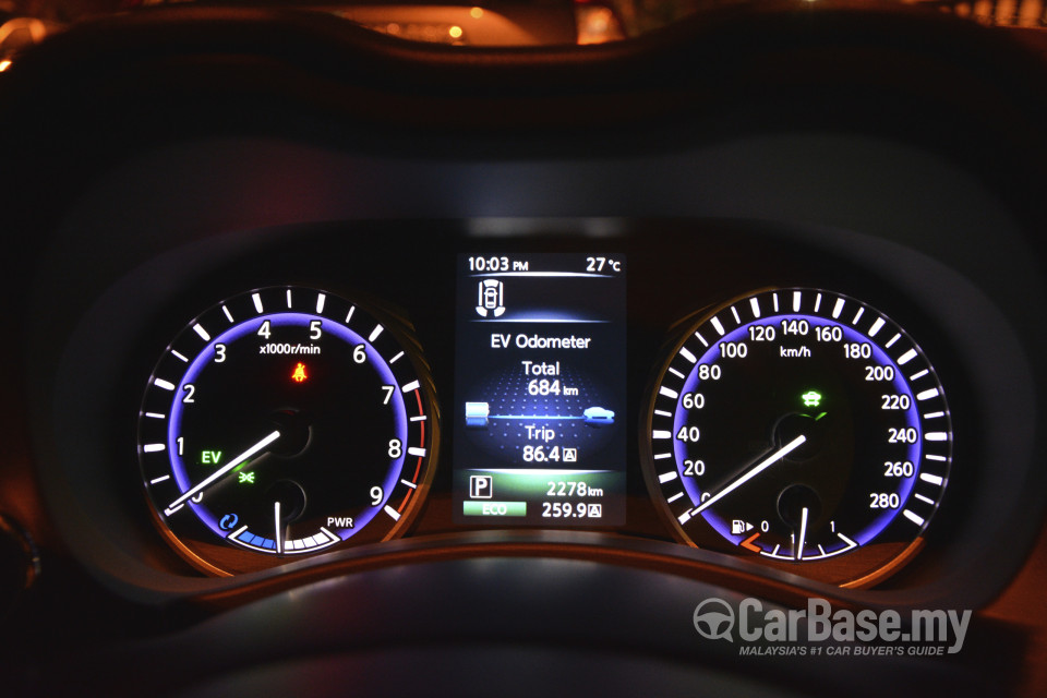 Infiniti Q50 V37 (2014) Interior