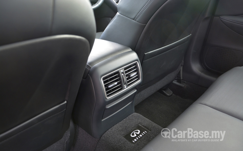 Infiniti Q50 V37 (2014) Interior