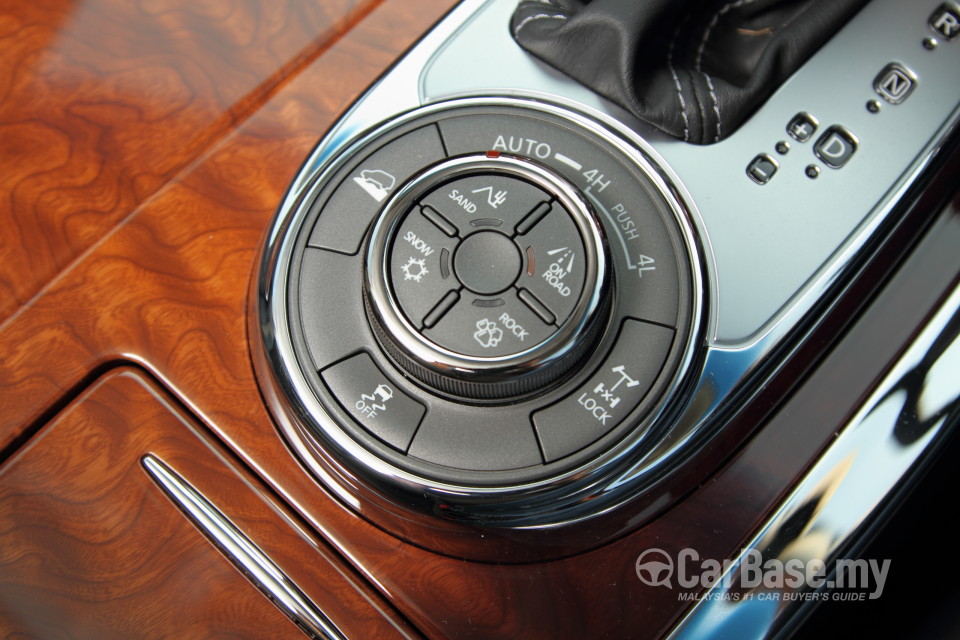 Infiniti QX80 Z62 Facelift (2015) Interior