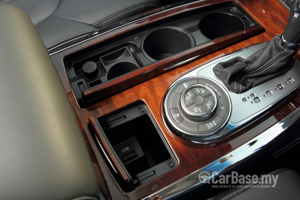 Infiniti QX80 Z62 Facelift (2015) Interior