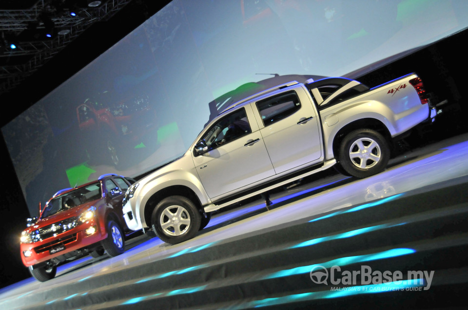 Isuzu D-MAX RT (2013) Exterior