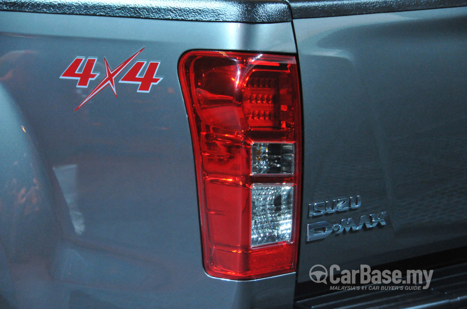 Isuzu D-MAX RT (2013) Exterior