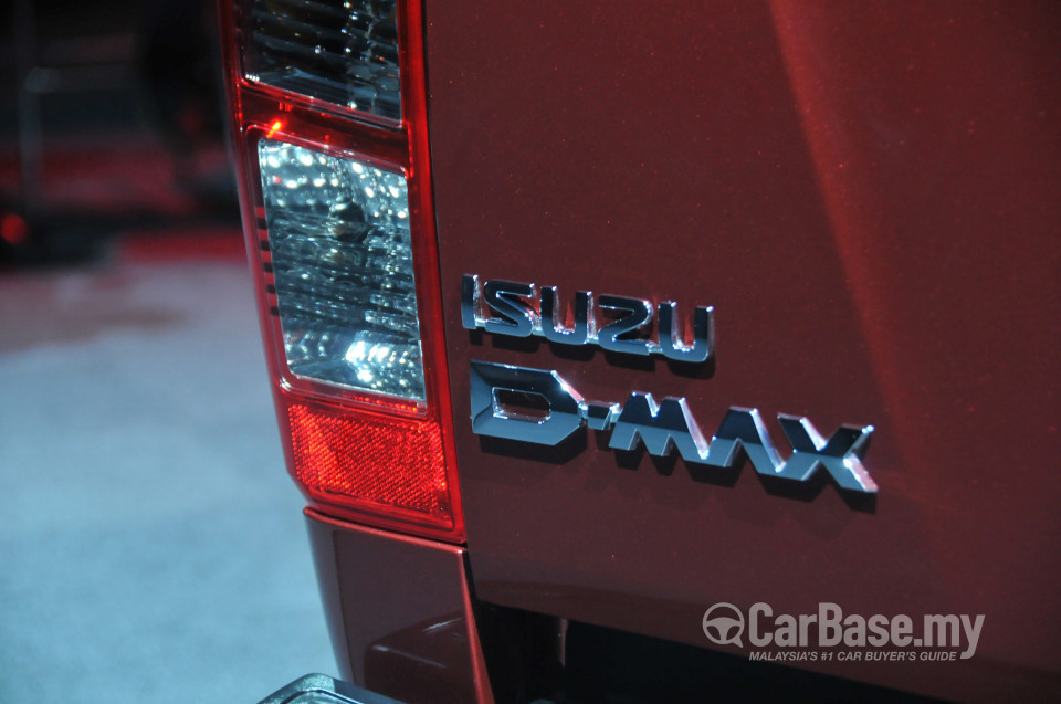 Isuzu D-MAX RT (2013) Exterior