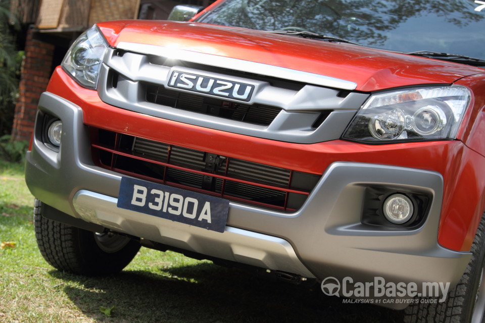 Isuzu D-MAX RT (2013) Exterior