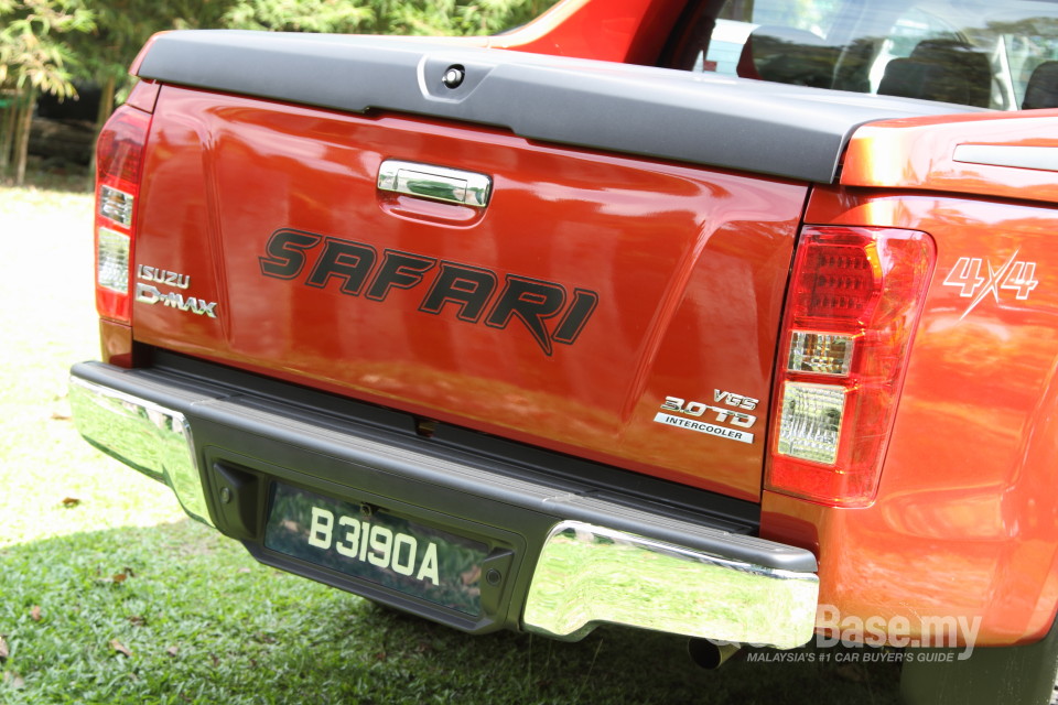Isuzu D-MAX RT (2013) Exterior