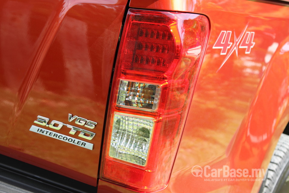Isuzu D-MAX RT (2013) Exterior