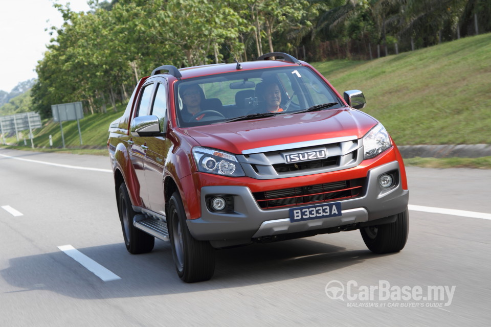 Isuzu D-MAX RT (2013) Exterior