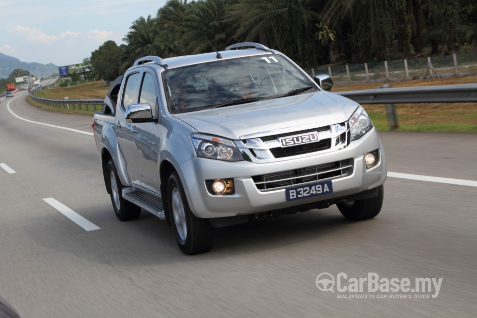 Isuzu D-MAX RT (2013) Exterior