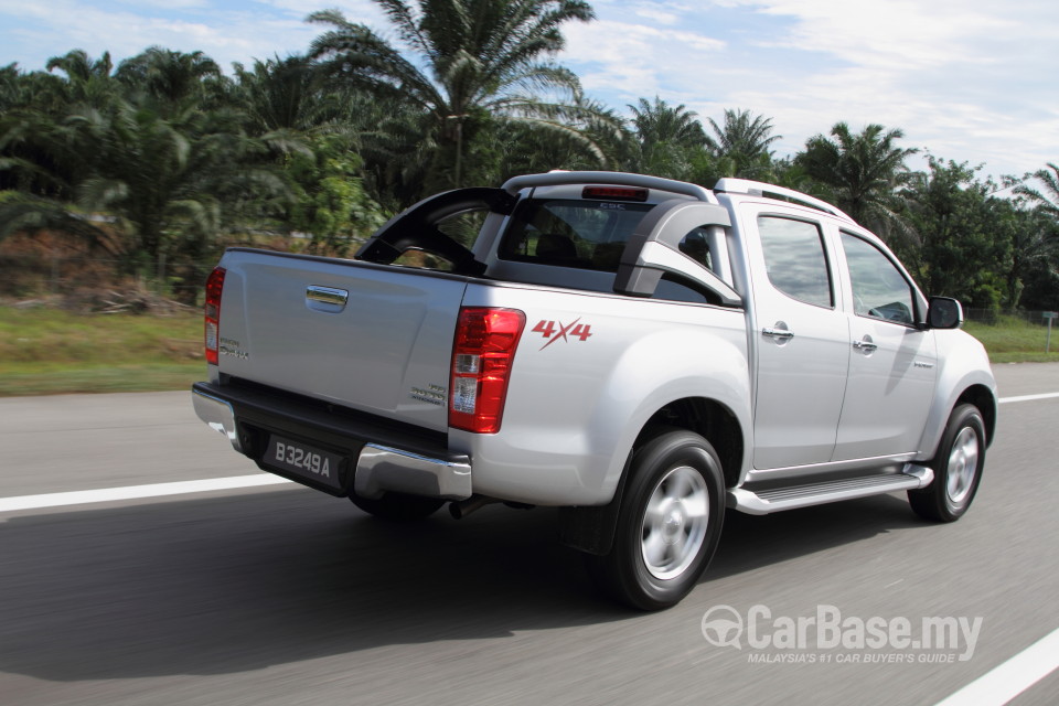 Isuzu D-MAX RT (2013) Exterior
