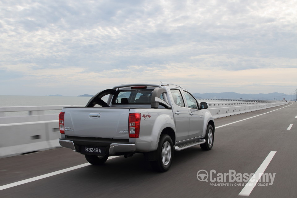 Isuzu D-MAX RT (2013) Exterior