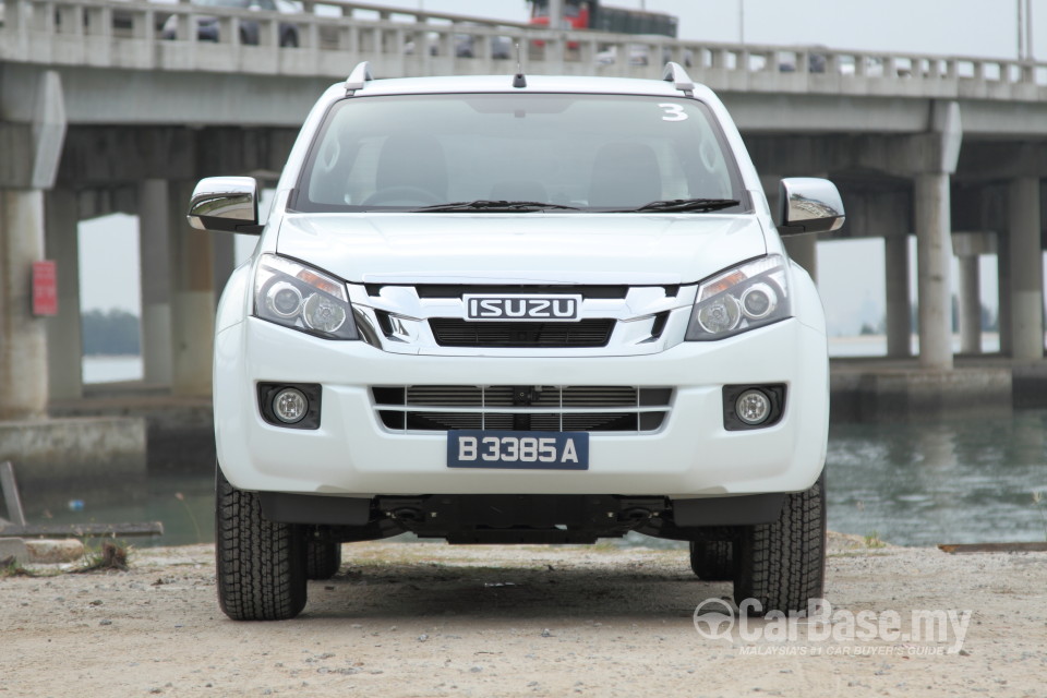 Isuzu D-MAX RT (2013) Exterior