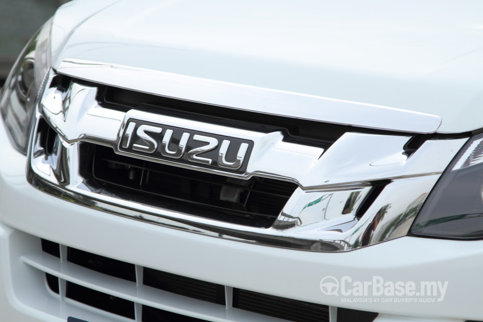 Isuzu D-MAX RT (2013) Exterior