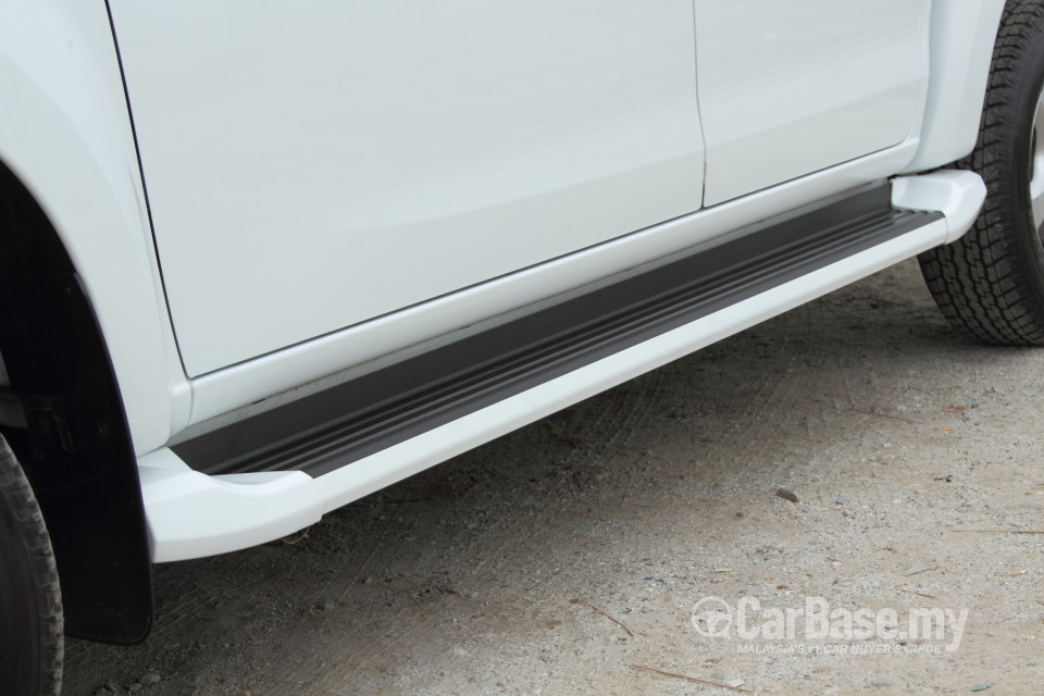 Isuzu D-MAX RT (2013) Exterior