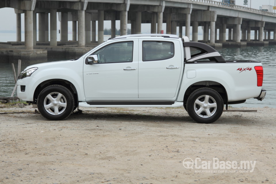 Isuzu D-MAX RT (2013) Exterior