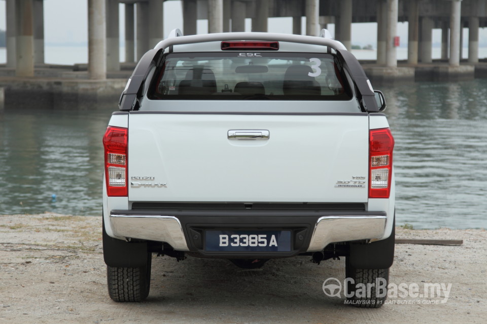 Isuzu D-MAX RT (2013) Exterior