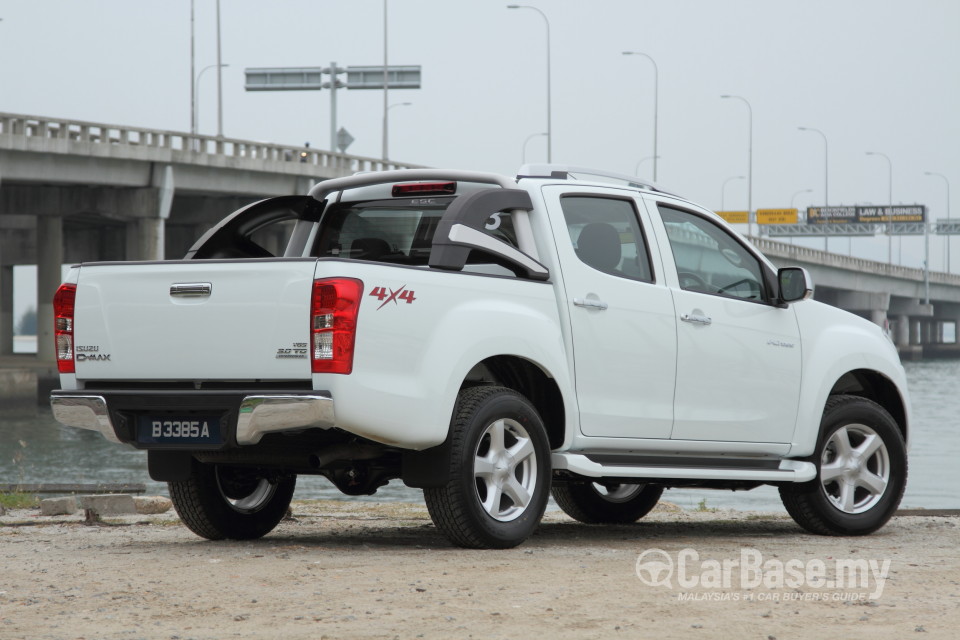 Isuzu D-MAX RT (2013) Exterior