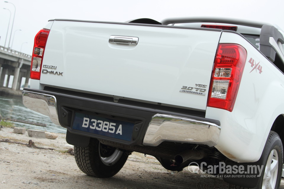 Isuzu D-MAX RT (2013) Exterior