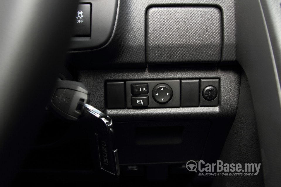 Isuzu D-MAX RT (2013) Interior