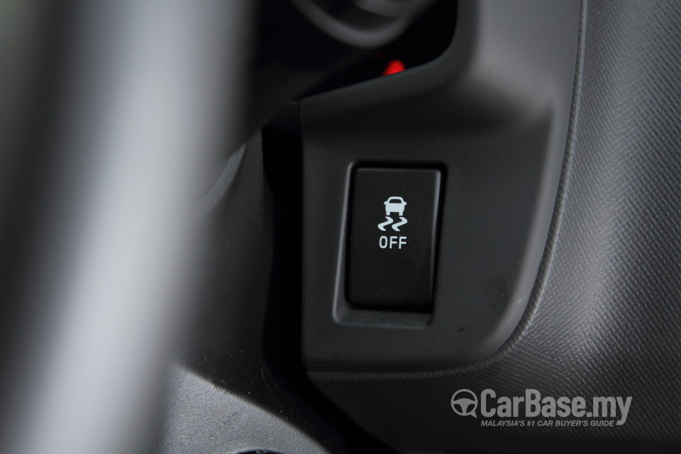 Isuzu D-MAX RT (2013) Interior