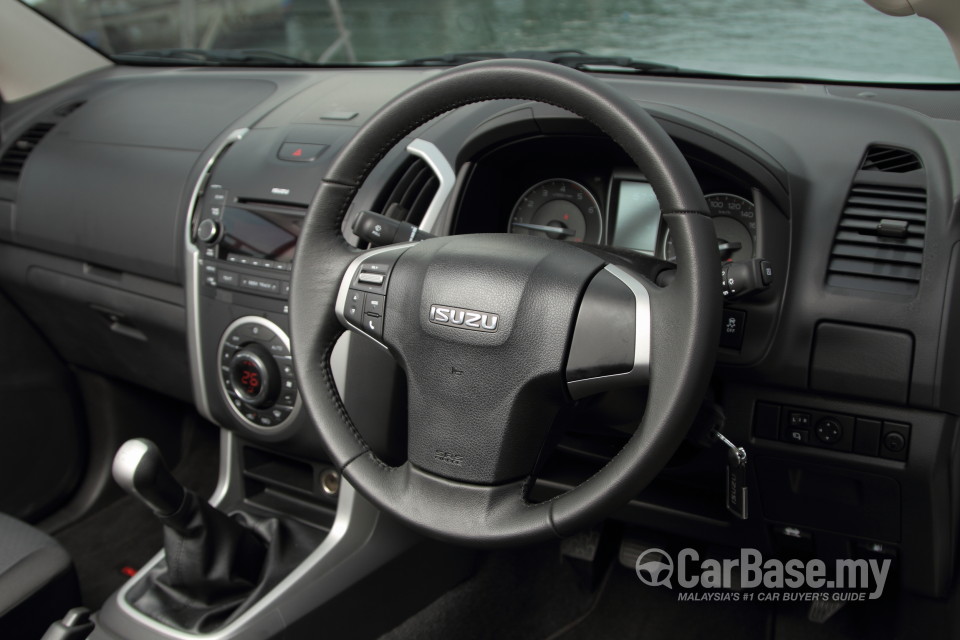 Isuzu D-MAX RT (2013) Interior