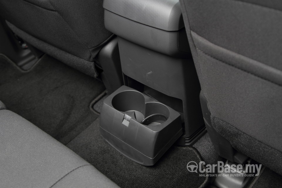 Isuzu D-MAX RT (2013) Interior