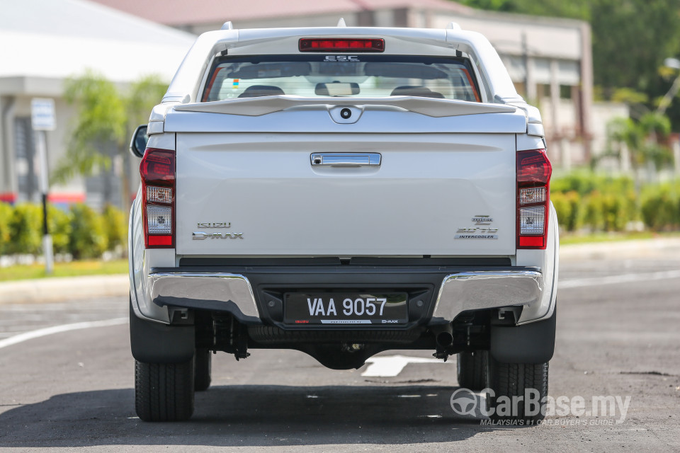 Isuzu D-MAX RT Facelift (2016) Exterior