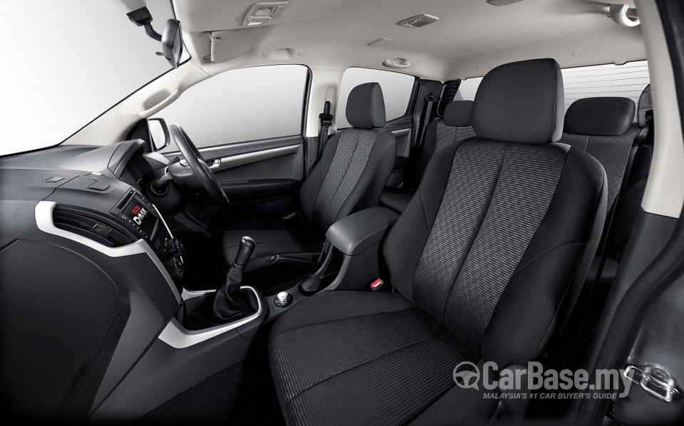 Isuzu D-MAX RT Facelift (2016) Interior