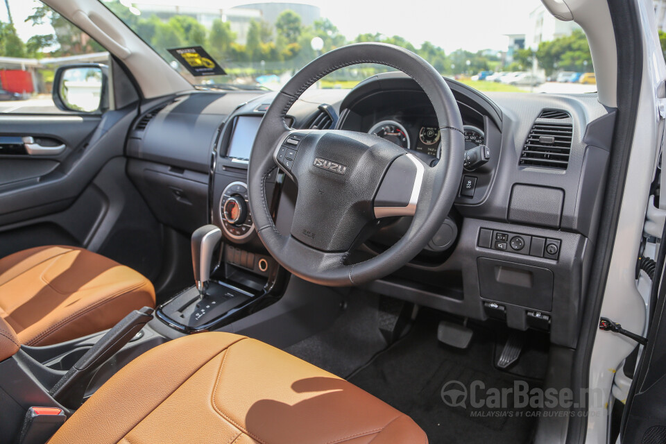 Chevrolet Cruze J300 (2012) Interior