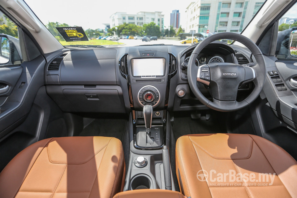 Isuzu D-MAX RT Facelift (2016) Interior