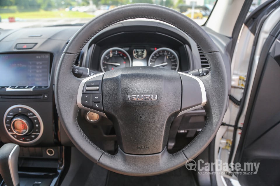 Isuzu D-MAX RT Facelift (2016) Interior