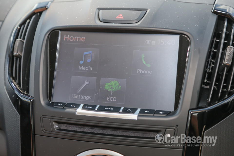 Isuzu D-MAX RT Facelift (2016) Interior