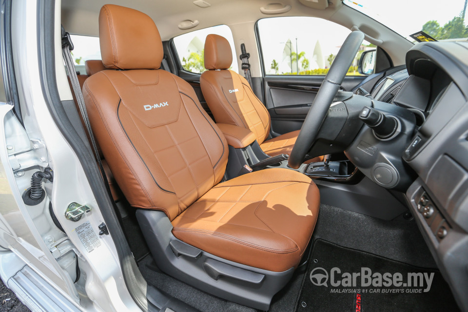 Isuzu D-MAX RT Facelift (2016) Interior