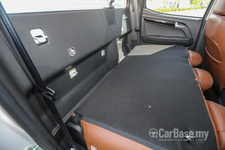 Isuzu D-MAX RT Facelift (2016) Interior