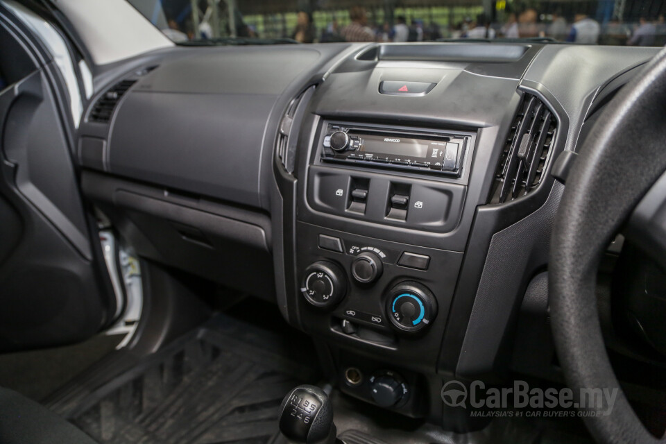 Proton Exora Mk1 RC (2019) Interior