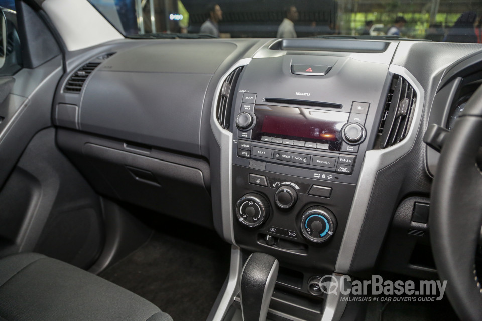 Isuzu D-MAX RT Facelift 2 (2019) Interior
