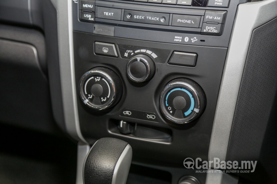 Isuzu D-MAX RT Facelift 2 (2019) Interior