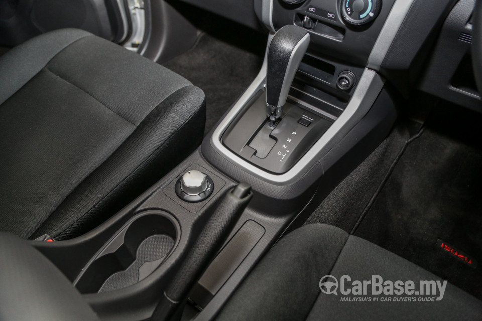 Isuzu D-MAX RT Facelift 2 (2019) Interior