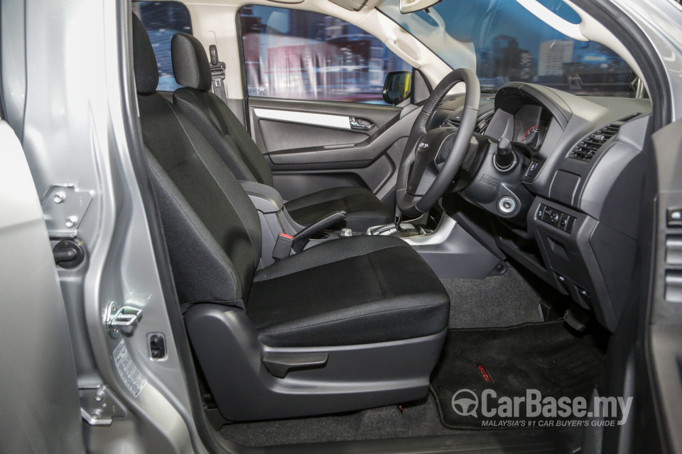 Isuzu D-MAX RT Facelift 2 (2019) Interior