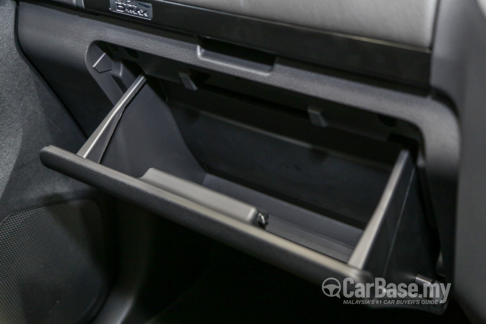 Isuzu D-MAX RT Facelift 2 (2019) Interior