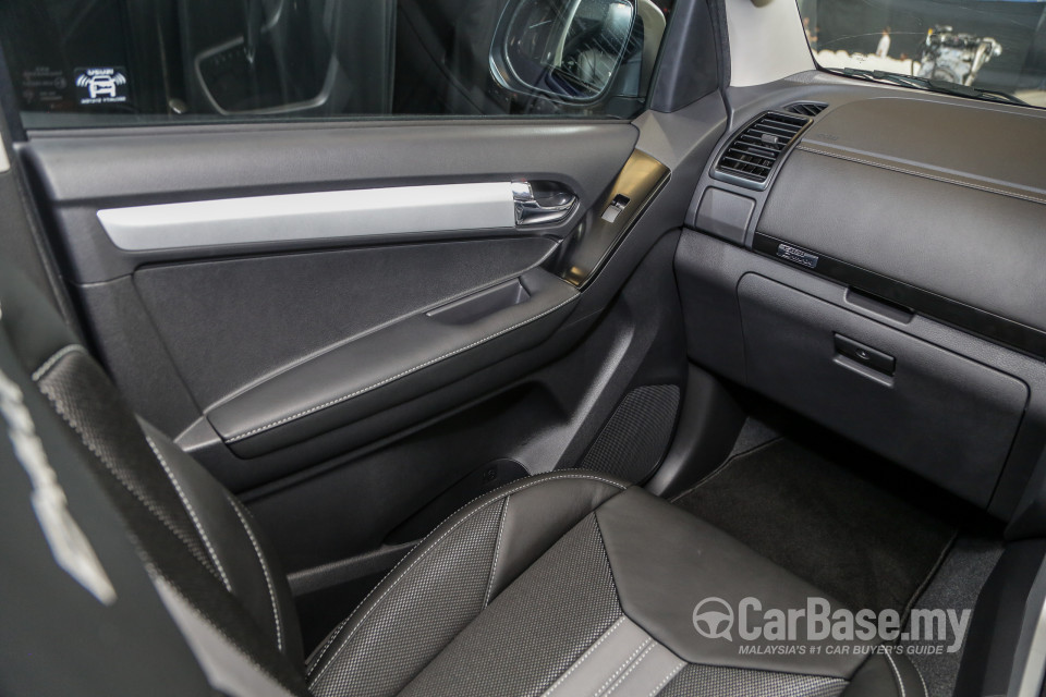 Isuzu D-MAX RT Facelift 2 (2019) Interior