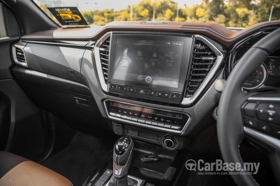 Isuzu D-MAX RG (2021) Interior