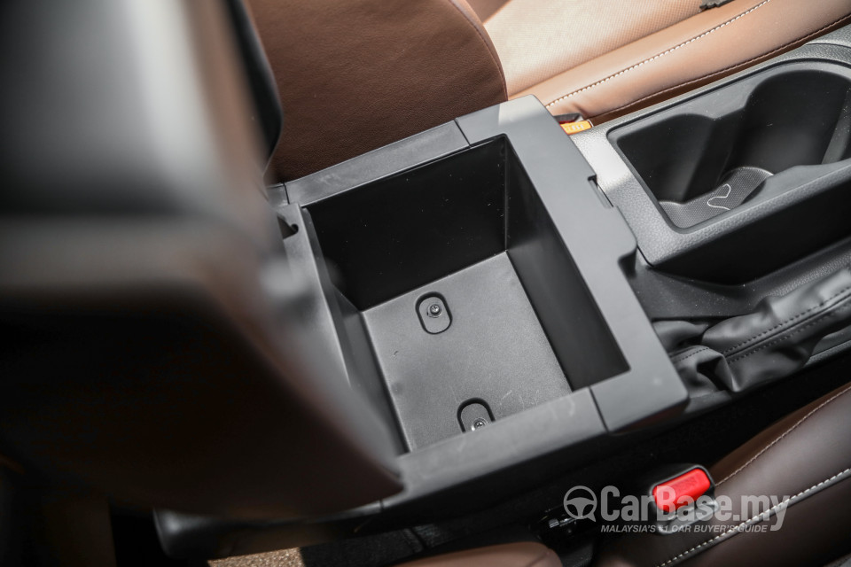Isuzu D-MAX RG (2021) Interior