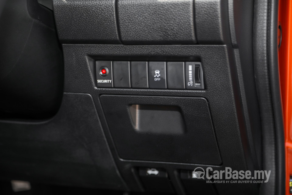 Isuzu D-MAX RG (2021) Interior