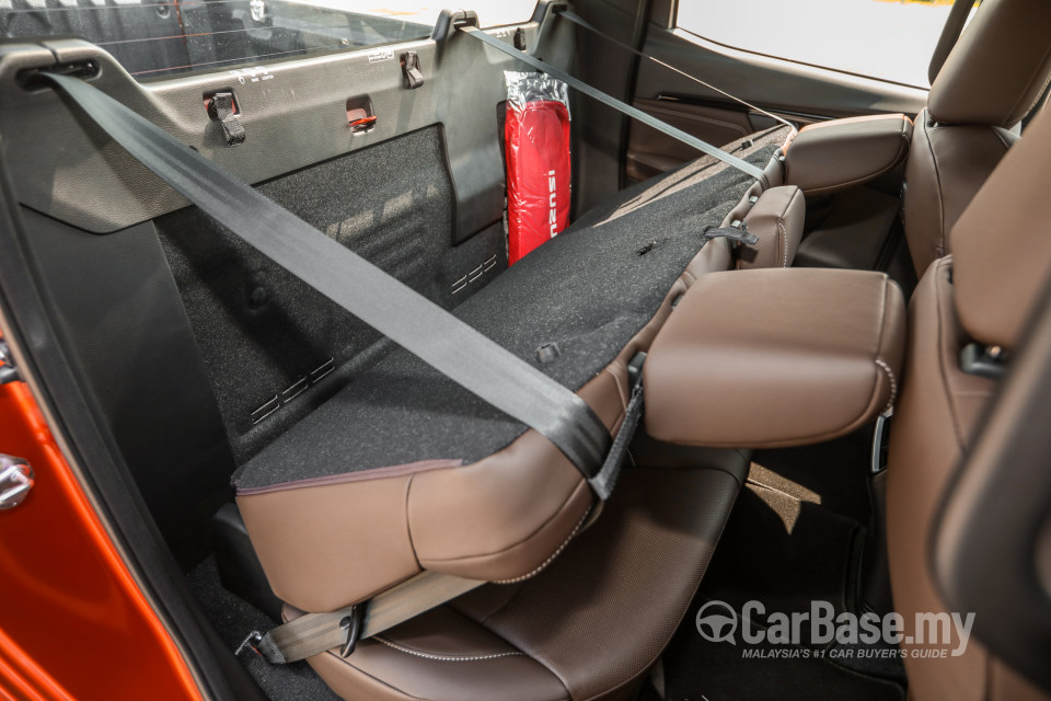 Isuzu D-MAX RG (2021) Interior