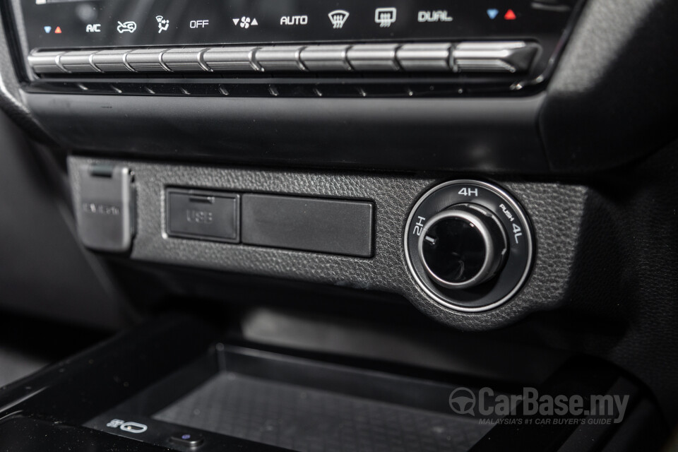Isuzu D-MAX RG Facelift (2024) Interior